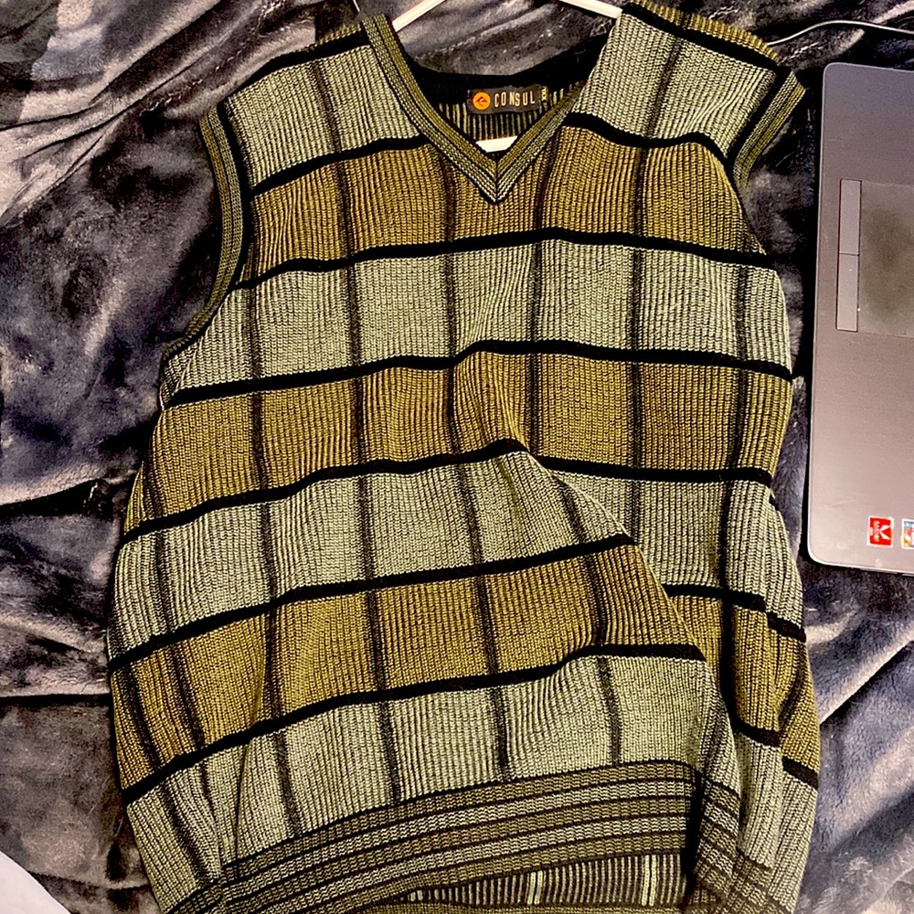 Sweater vest